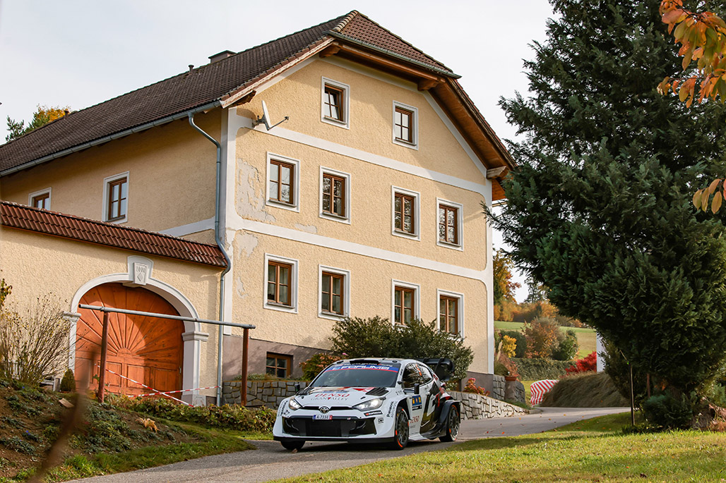 5号車（サミ・パヤリ、マルコ・サルミネン）