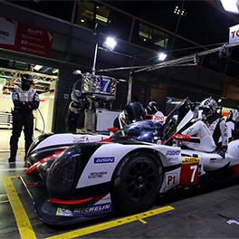 Driver Change (Yuji Kunimoto to Kamui Kobayashi) in Pit Lane
